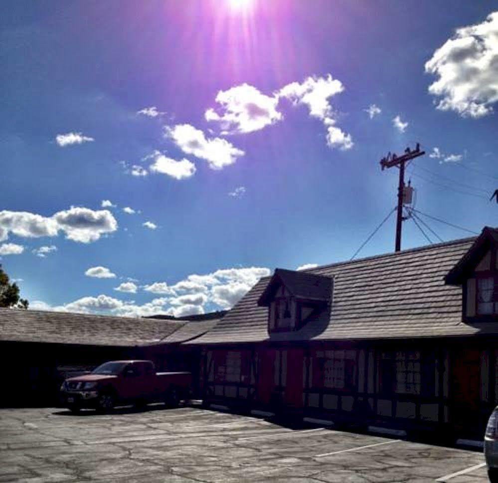 The Hamlet Inn Solvang Exterior photo